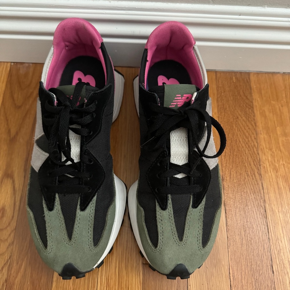 HARD TO FIND New Balance Mens 327 Black with Sporty Pink